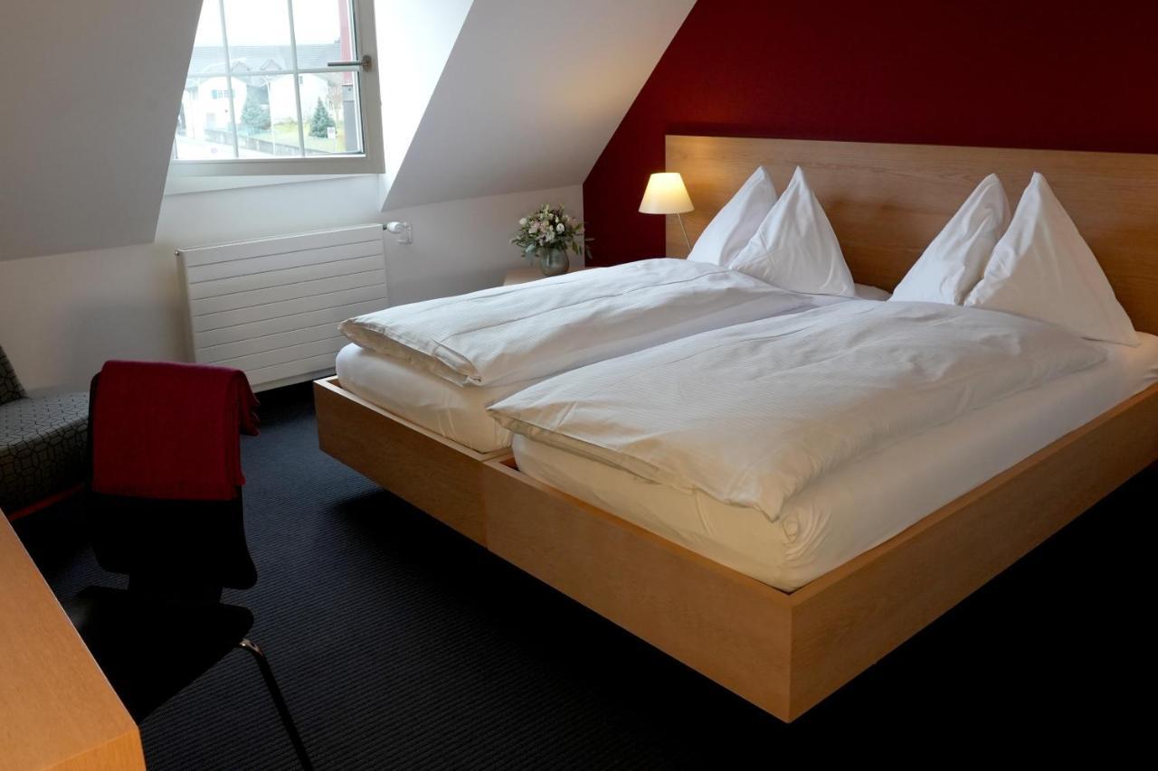 Hotel-Restaurant Löwen Dielsdorf Buitenkant foto