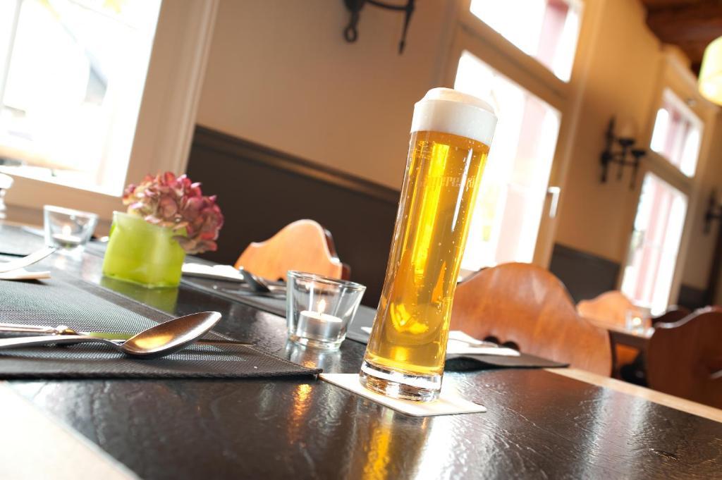 Hotel-Restaurant Löwen Dielsdorf Buitenkant foto